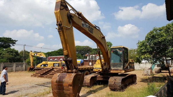 ขายแบคโฮ CAT 320 V2 เอกสารเล่มทะเบียนครบ ปั้มดี ช่วงล่างโซ่+แทรค+โรลเลอร์ใหม่ ไฟเต็ม ราคาต่อรองได้ครับ ขายแบคโฮ CAT 320 V2 เอกสารเล่มทะเบียนครบ ปั้มดี ช่วงล่างโซ่+แทรค+โรลเลอร์ใหม่ ไฟเต็ม ราคาต่อรองได้ครับ