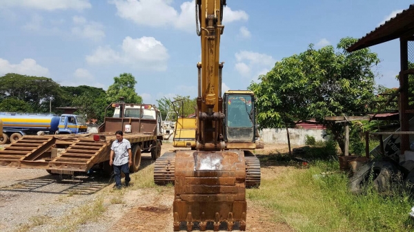 ขายแบคโฮ CAT 320 V2 เอกสารเล่มทะเบียนครบ ปั้มดี ช่วงล่างโซ่+แทรค+โรลเลอร์ใหม่ ไฟเต็ม ราคาต่อรองได้ครับ ขายแบคโฮ CAT 320 V2 เอกสารเล่มทะเบียนครบ ปั้มดี ช่วงล่างโซ่+แทรค+โรลเลอร์ใหม่ ไฟเต็ม ราคาต่อรองได้ครับ