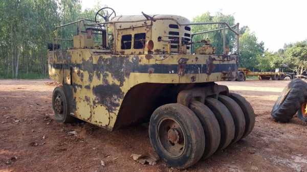 ขายรถบดล้อยาง 11 ล้อ WATANABE รถใช้งานได้ปกติ เอกสารสัญญาซื้อขาย ราคาต่อรองได้