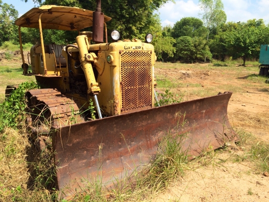 ขายด่วน รถแทรกเตอร์ดันดิน  พร้อมใช้งาน