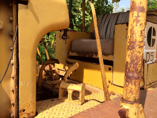 ขายด่วน รถแทรกเตอร์ดันดิน  พร้อมใช้งาน