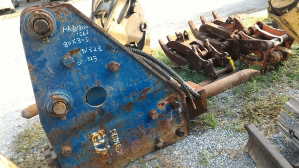 หัวกระแทก MKB ใส่แบคโฮขนาด 200 นำเข้าจากญี่ปุ่น โทร.090-986-2521 อ๊อบ