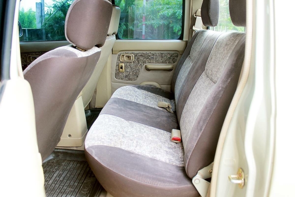 รถใช้ทำมาหากินได้ นิสสัน ฟรอนเทีย ปี2001 รถสวยถูกใจ รถใช้ทำมาหากินได้ นิสสัน ฟรอนเทีย ปี2001 รถสวยถูกใจ