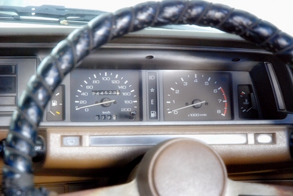 ขาย ลดสค๊อก ไม่มีที่จอด  colt mirage 1.4 1983