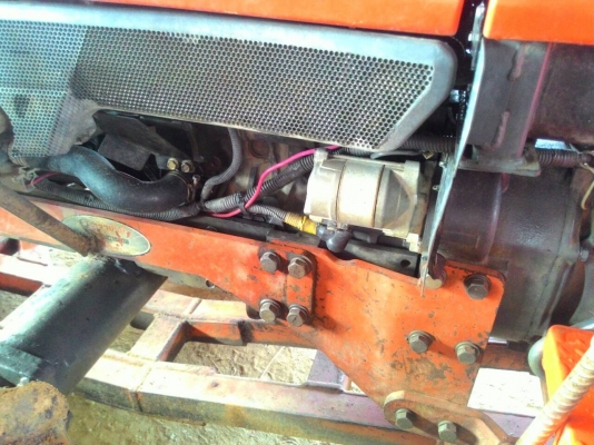 ขายรถไถ KUBOTA L3408 พร้อมดันหน้า และผานหลัง อุปกรณ์หน้าหลังครบ เครื่องยนต์ดี พร้อมใช้งาน ราคา 210,000 รถอยู่ อ.แกลง จ.ระยอง มีรถบริการขนส่งทั่วไทย สนใจสอบถามได้ครับ 0818618678,0899347475 id line=0818618678 id line=carbonthai https://www.facebook.com/Trac