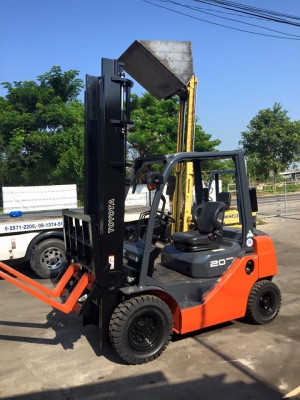 ขายรถฟอล์คลิฟต์นำเข้า TOYOTA 8FD20 รถปี 2012