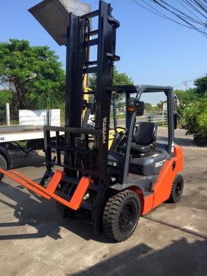 ขายรถฟอล์คลิฟต์นำเข้า TOYOTA 8FD20 รถปี 2012