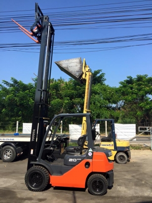 ขายรถฟอล์คลิฟต์นำเข้า TOYOTA 8FD20 รถปี 2012