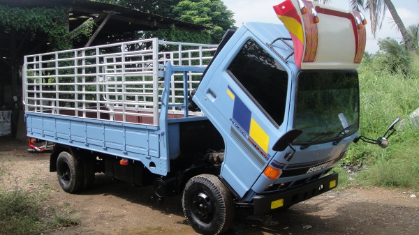 ดาวน์85000 ISUZU NKR เครื่อง4BE1(110แรง) แอร์ ฟิล์ม เพาเวอร์ ยางดี คัสฃีสวย ราคาถูก