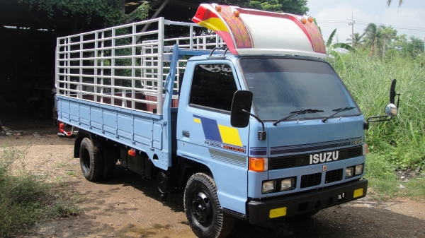 ดาวน์85000 ISUZU NKR เครื่อง4BE1(110แรง) แอร์ ฟิล์ม เพาเวอร์ ยางดี คัสฃีสวย ราคาถูก