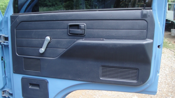 ดาวน์85000 ISUZU NKR เครื่อง4BE1(110แรง) แอร์ ฟิล์ม เพาเวอร์ ยางดี คัสฃีสวย ราคาถูก