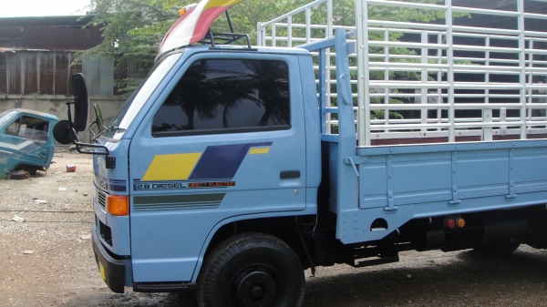 ดาวน์85000 ISUZU NKR เครื่อง4BE1(110แรง) แอร์ ฟิล์ม เพาเวอร์ ยางดี คัสฃีสวย ราคาถูก