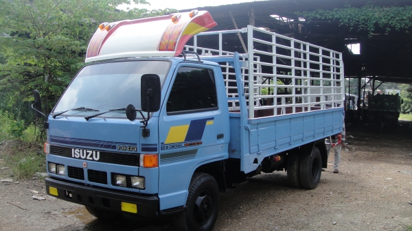 ดาวน์85000 ISUZU NKR เครื่อง4BE1(110แรง) แอร์ ฟิล์ม เพาเวอร์ ยางดี คัสฃีสวย ราคาถูก