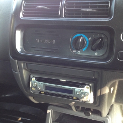 ปี2000สตาด้าสี่คูณสี่ สีม่วงเทารถมือเดียววิ่งน้อยขับดีมากน ระบบโฟร์วิลใช้ได้ปกติ เครื่อง2800cc แอร์เย็นฉ่ำ ยางดีระบบไฟใช้ได้หมดราคา188,000บาท ติดต่อคุณเอ๋ 092-6356419