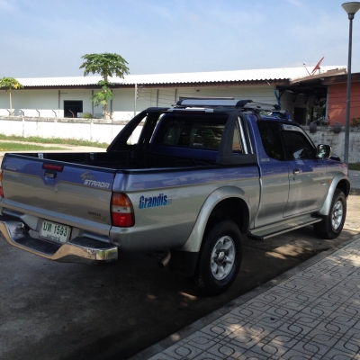 ปี2000สตาด้าสี่คูณสี่ สีม่วงเทารถมือเดียววิ่งน้อยขับดีมากน ระบบโฟร์วิลใช้ได้ปกติ เครื่อง2800cc แอร์เย็นฉ่ำ ยางดีระบบไฟใช้ได้หมดราคา188,000บาท ติดต่อคุณเอ๋ 092-6356419