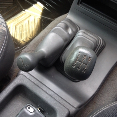 ปี2000สตาด้าสี่คูณสี่ สีม่วงเทารถมือเดียววิ่งน้อยขับดีมากน ระบบโฟร์วิลใช้ได้ปกติ เครื่อง2800cc แอร์เย็นฉ่ำ ยางดีระบบไฟใช้ได้หมดราคา188,000บาท ติดต่อคุณเอ๋ 092-6356419