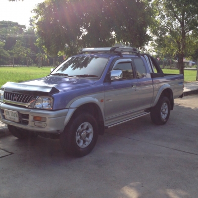 ปี2000สตาด้าสี่คูณสี่ สีม่วงเทารถมือเดียววิ่งน้อยขับดีมากน ระบบโฟร์วิลใช้ได้ปกติ เครื่อง2800cc แอร์เย็นฉ่ำ ยางดีระบบไฟใช้ได้หมดราคา188,000บาท ติดต่อคุณเอ๋ 092-6356419