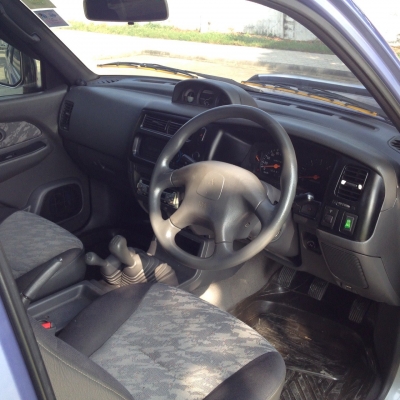 ปี2000สตาด้าสี่คูณสี่ สีม่วงเทารถมือเดียววิ่งน้อยขับดีมากน ระบบโฟร์วิลใช้ได้ปกติ เครื่อง2800cc แอร์เย็นฉ่ำ ยางดีระบบไฟใช้ได้หมดราคา188,000บาท ติดต่อคุณเอ๋ 092-6356419