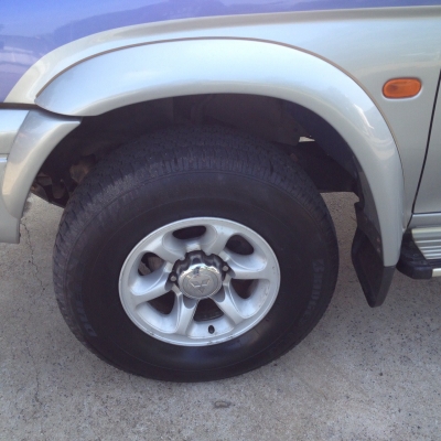 ปี2000สตาด้าสี่คูณสี่ สีม่วงเทารถมือเดียววิ่งน้อยขับดีมากน ระบบโฟร์วิลใช้ได้ปกติ เครื่อง2800cc แอร์เย็นฉ่ำ ยางดีระบบไฟใช้ได้หมดราคา188,000บาท ติดต่อคุณเอ๋ 092-6356419