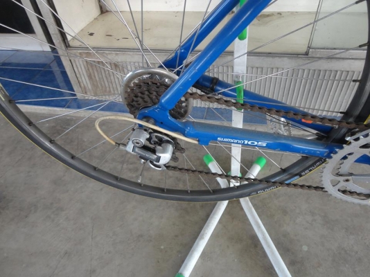 ขาย cannondale เสือหมอบ เป็นอลูมิเนียม ขาย cannondale เสือหมอบ เป็นอลูมิเนียม