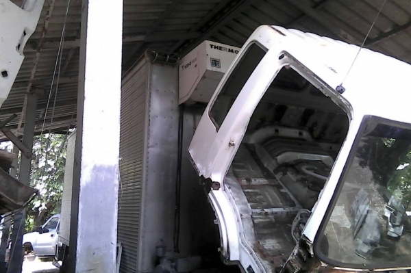 ขายตู้พร้อมเครื่องทำความเย็น เทอร์โมคิงส์ ยาว6.30เมตร แอร์-18-25ได้ขาย 380,000พร้อมติดตั้งครับ 089-2095791 บอย