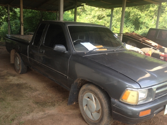 ขายรถกระบะ  toyota    2.5    ปี  33  สภาพพร้อมใช้  แอร์หนาว  69000