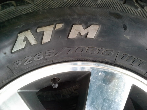 ล้อVigo + ยาง AT 265/70/16 ปี12 สภาพดี 1ชุด