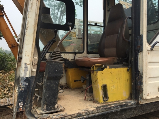 ขายรถแบคโฮ KOMATSU PC60-6 เอกสารเล่มทะเบียน ระบบไฟเต็ม ราคา 480000