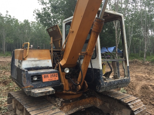 ขายรถแบคโฮ KOMATSU PC60-6 เอกสารเล่มทะเบียน ระบบไฟเต็ม ราคา 480000