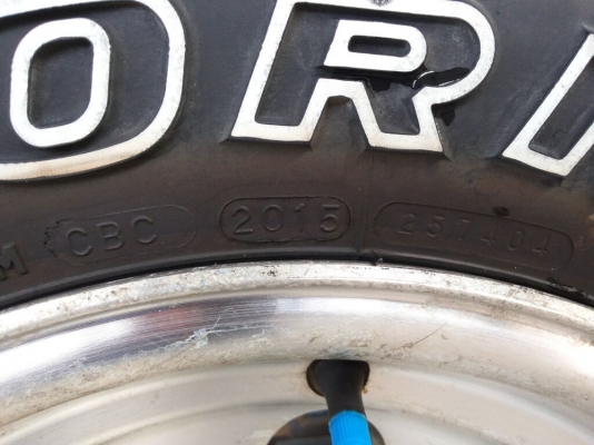 ล้อ emr 320 ลาย mickey thomson พร้อมยาง mud maxxis bighorn สภาพเหมือนยางใหม่