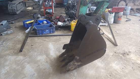 ขายรถขุด SUMITOMO  SH40JX รถเก่านอกแท้ มีเอกสารใบอินวอย รถไม่เคยใช้งานในไทย. สนใจติดต่อ : 099-907-3356 , 099-907-9273 แฟ้ง,กิ๊ฟ