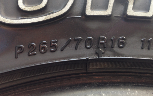 ยาง All Yokohama 265 70 16 กลางปี09 ดอกเต็ม พร้อมใช้งาน ราคาไม่แพง