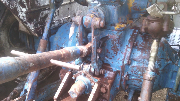 ขายรถไถFORD รุ่น6600 T5ท่่อนท้าย5000 สวยเดิมพร้อมใช้งานเอกสารเล่มทะเบียน