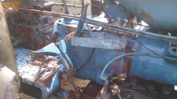 ขายรถไถFORD รุ่น6600 T5ท่่อนท้าย5000 สวยเดิมพร้อมใช้งานเอกสารเล่มทะเบียน