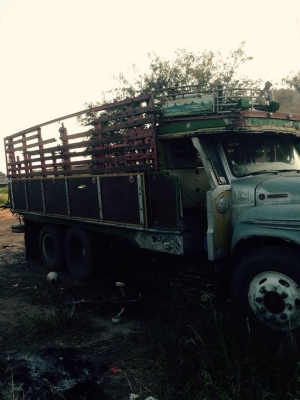 ขายรถหัวยาว เครื่องดี แคชซีสวย สภาพพร้อมใช้งาน เอกสารพร้อมโอน สนใจโทร 090-8588220คุณนะ 093-3258446คุณบิว หรือเข้าดูสินค้าอื่นๆได้ที่ www.truck.in.th/498 หรือเพจFacebook ณรงค์ ซื้อขายรถมือสอง (เว็บไซต์ส่วนตัว) หรือFacebook ตลาดรถมือสอง คุณนะ