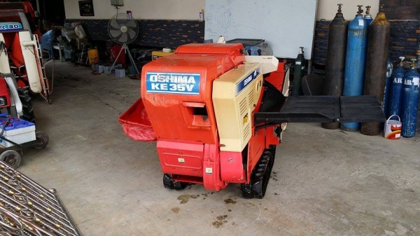 รถนวดข้าวเดินตาม เก่าญี่ปุ่น OSHIMA รุ่น KE35V  สภาพสวยพร้อมใช้งาน  นวดข้าวเร็ว ง่าย เคลี่อนย้ายง่าย