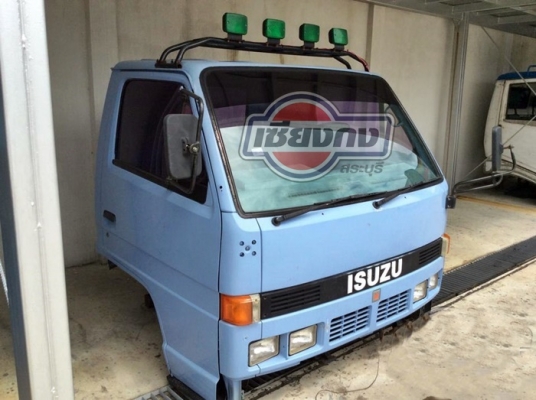 IZUZU NKR ตา4ดวง