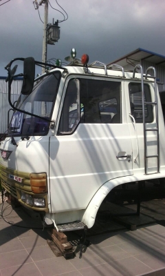 หัวเก๋ง10ล้อ F18 (ถอดยกลง) สภาพสวย อุปกรณ์ครบ ขาย 60,000 บาท (ศุภากร 081-1903107 ,081-4252943)