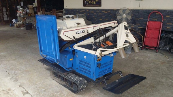 รถนวดข้าวเดินตาม เก่าญี่ปุ่น ISEKI รุ่น HMG60  สภาพสวยพร้อมใช้งาน  นวดข้าวเร็ว ง่าย เคลี่อนย้ายง่าย