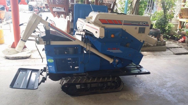 รถนวดข้าวเดินตาม เก่าญี่ปุ่น ISEKI รุ่น HMG60  สภาพสวยพร้อมใช้งาน  นวดข้าวเร็ว ง่าย เคลี่อนย้ายง่าย