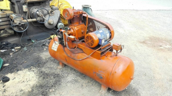 ====== Sold Out!! ====== ปั้มลม SAYLOR BEALL USA 5 HP. 380V. 300 LITE. สวย สด แน่น พร้อมใช้งาน!!