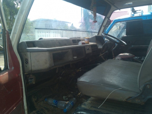 ขายรถบรรทุก 6 ล้อดัมพ์ MITSUBISHI CANTER 115 แรงม้า ราคา 215000