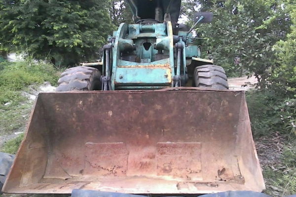 ขายรถตักล้อยาง CAT 922 เลี้ยวล้อหลัง ราคา 250000