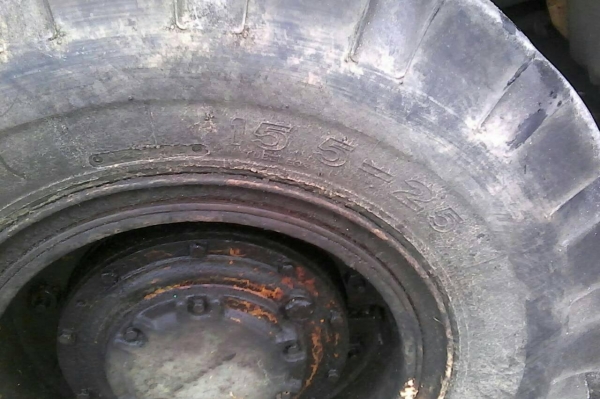 ขายรถตักล้อยาง CAT 922 เลี้ยวล้อหลัง ราคา 250000