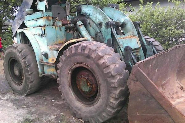 ขายรถตักล้อยาง CAT 922 เลี้ยวล้อหลัง ราคา 250000