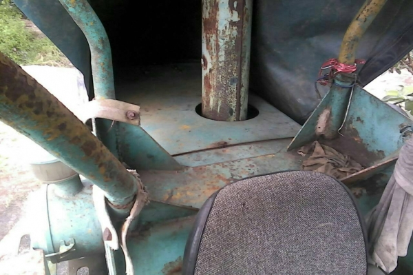 ขายรถตักล้อยาง CAT 922 เลี้ยวล้อหลัง ราคา 250000