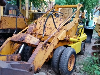 tractor-backhoe ขายสินค้าราคาถูก รถตักล้อยาง KOMATSU: SD20-4 เพียง 148,000 เท่านั้นครับ