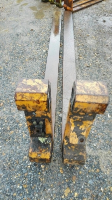 ****** Sold Out!! ****** งาโฟล์คลิฟ 5 ตัน. งายาว 210 cm. สภาพสวย พร้อมใช้งาน!!