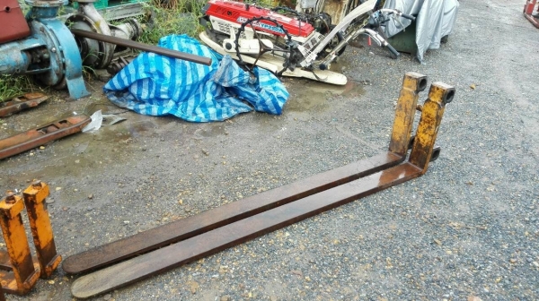 ****** Sold Out!! ****** งาโฟล์คลิฟ 5 ตัน. งายาว 210 cm. สภาพสวย พร้อมใช้งาน!!