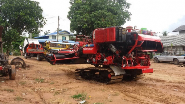 ขายรถพร้อมทำเงิน 199.000 รถเกี่ยวรองกระสอบ ศักพัฒนา BiG37.ดูรถหน้างานเลยครับ ทั้งคันเช็คสภาพ พร้อมใช้งาน